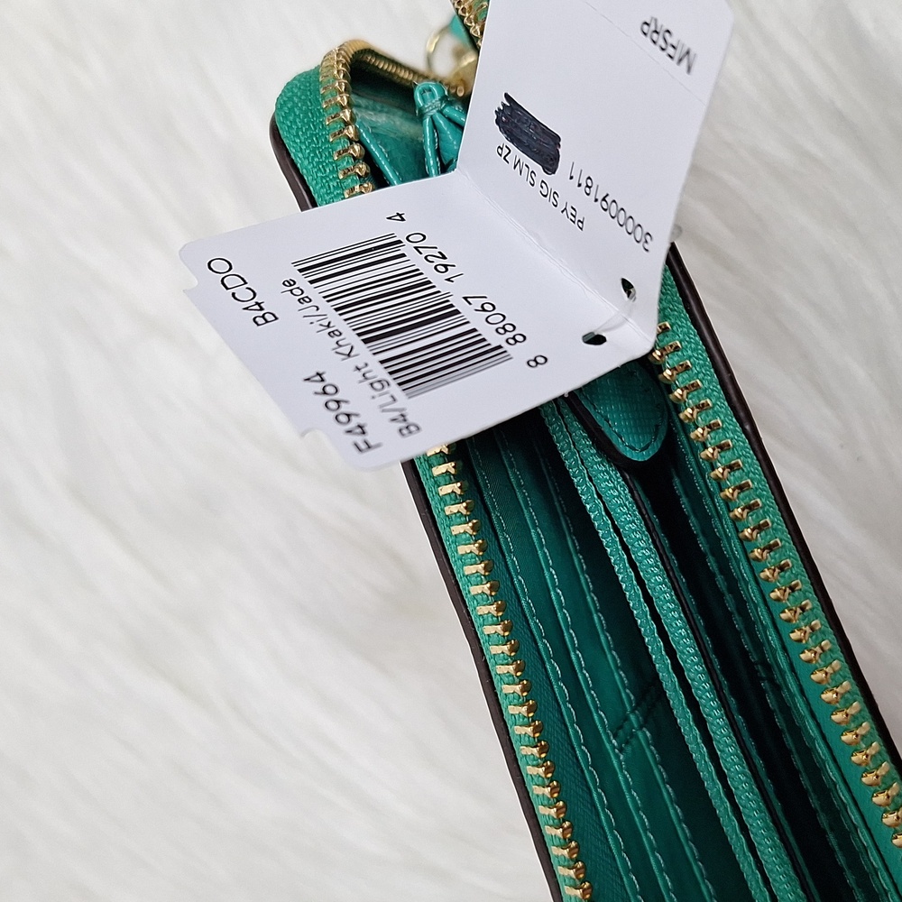 COACH Light Khaki and Jade Signature C Design Zipper Wallet NWT - Picture 4 of 7
